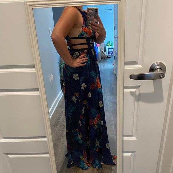 Express Blue Floral Print Maxi Dress - Picture 3 of 7